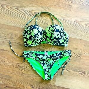 2 Chillies swimwear Australlia bikini size 8 neon green floral summer beach sexy